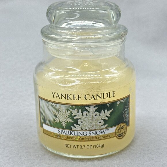 Yankee Candle Sparkling Snow 3.7 Oz. Small Jar with Lid NEW Festive Holiday - Picture 2 of 3